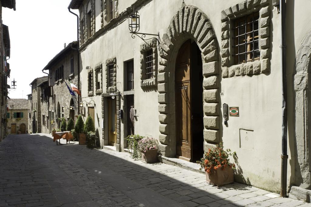 Palazzo Malaspina B&B San Donato in Poggio Bagian luar foto