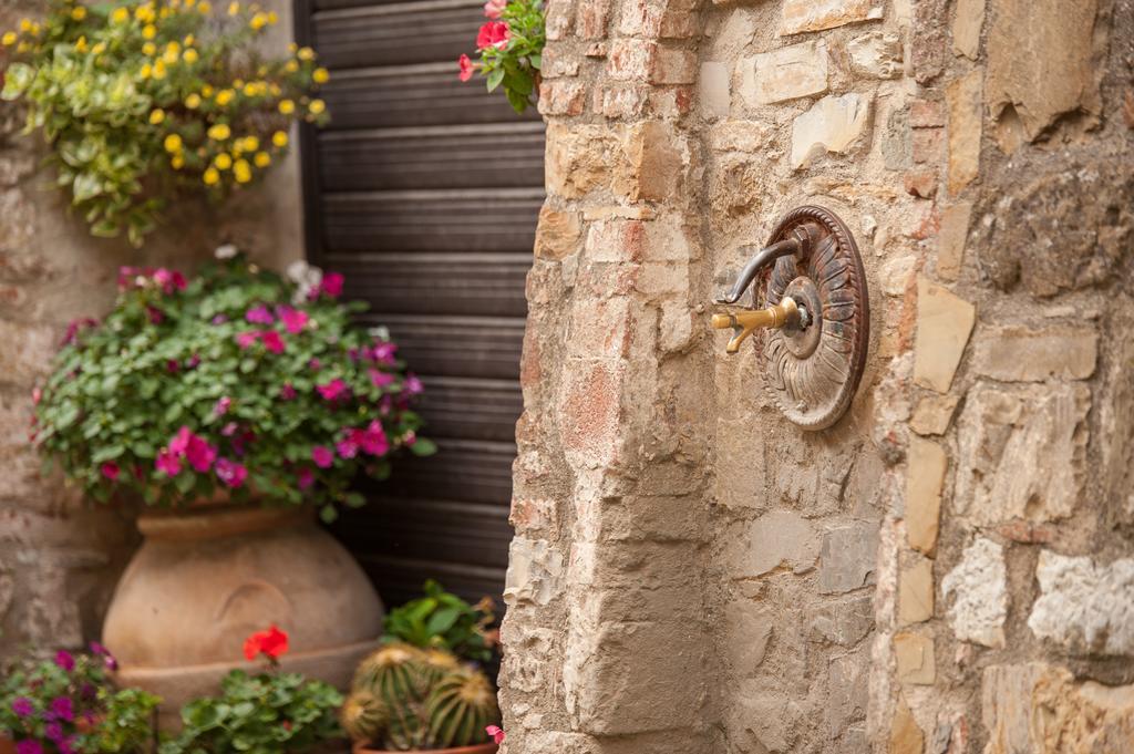 Palazzo Malaspina B&B San Donato in Poggio Bagian luar foto