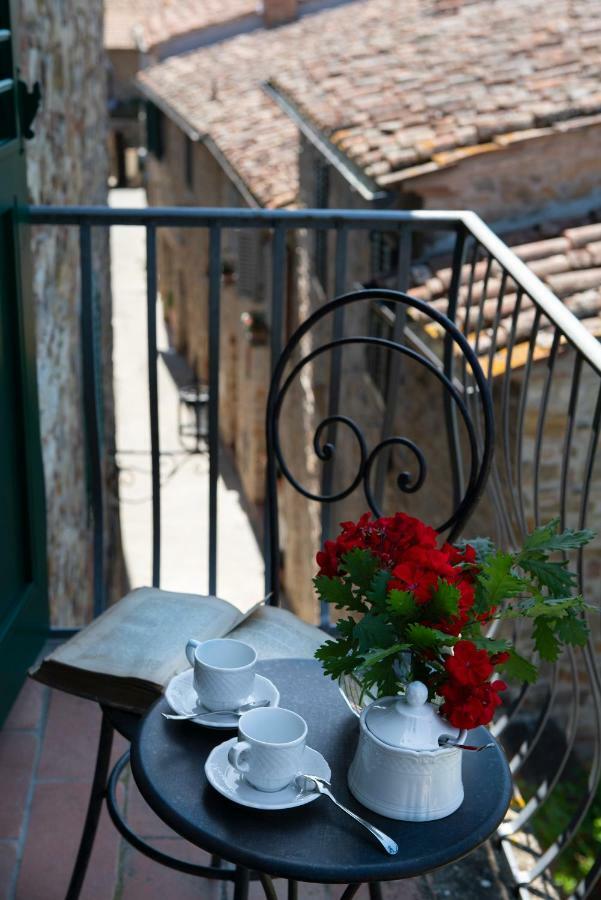 Palazzo Malaspina B&B San Donato in Poggio Bagian luar foto